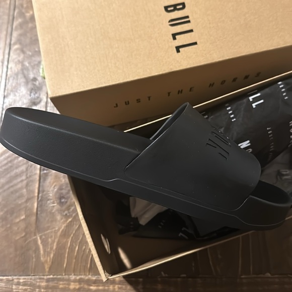 Black No Bull Slides- Men's 11, Women's 12.5 - Picture 5 of 5